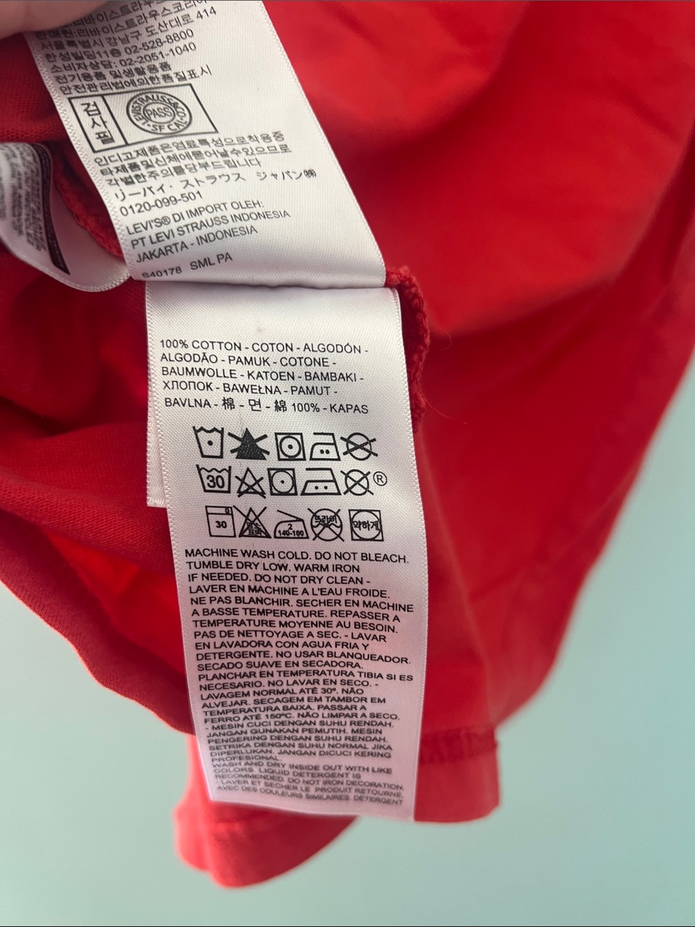 Levi's Red Tee - Picture 4 of 5